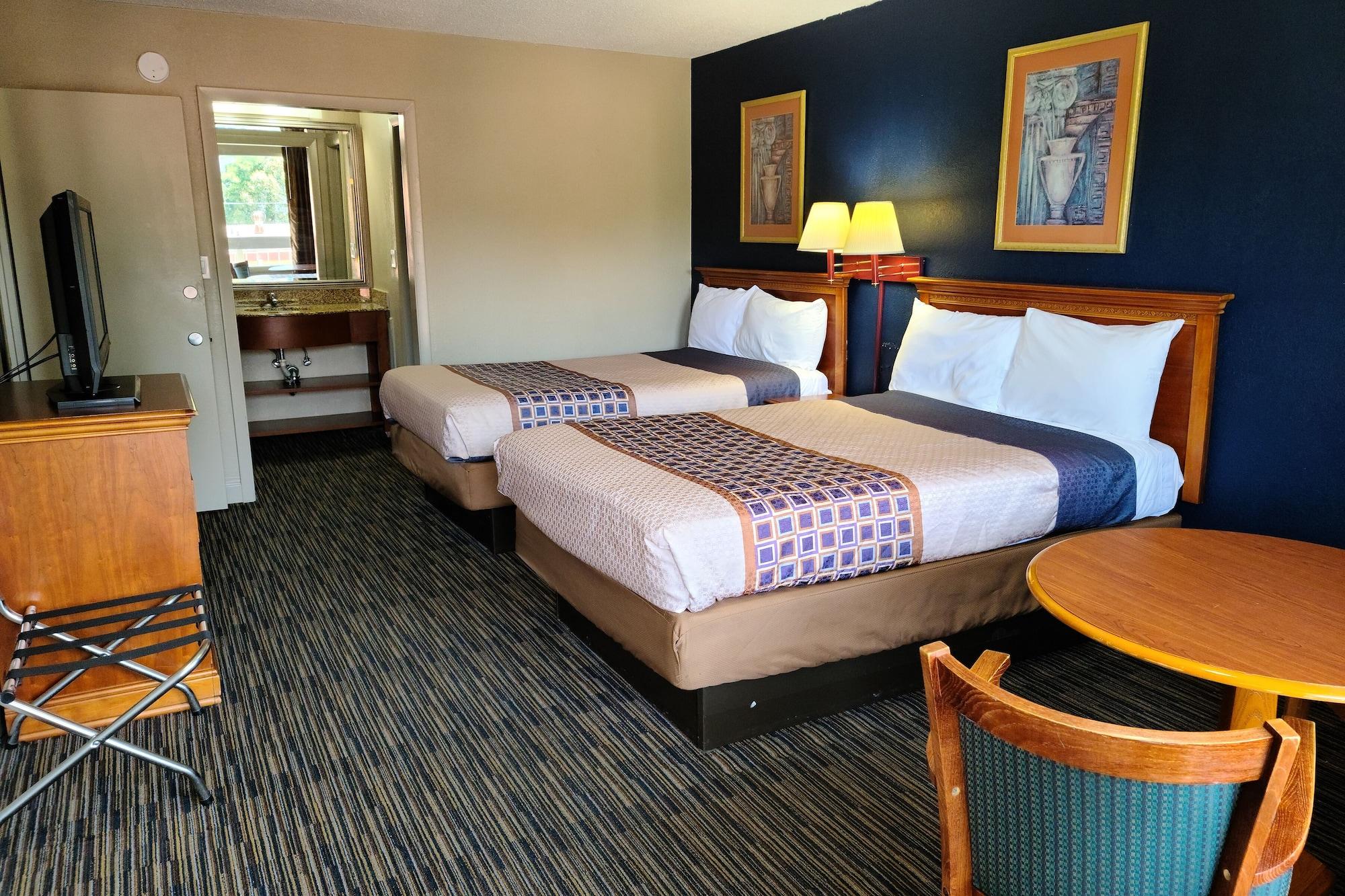 ทราเวลลอดจ์ บาย วินด์แฮม วิลเลียมส์เบิร์ก โคโลเนียล แอเรีย Hotel ภายนอก รูปภาพ
