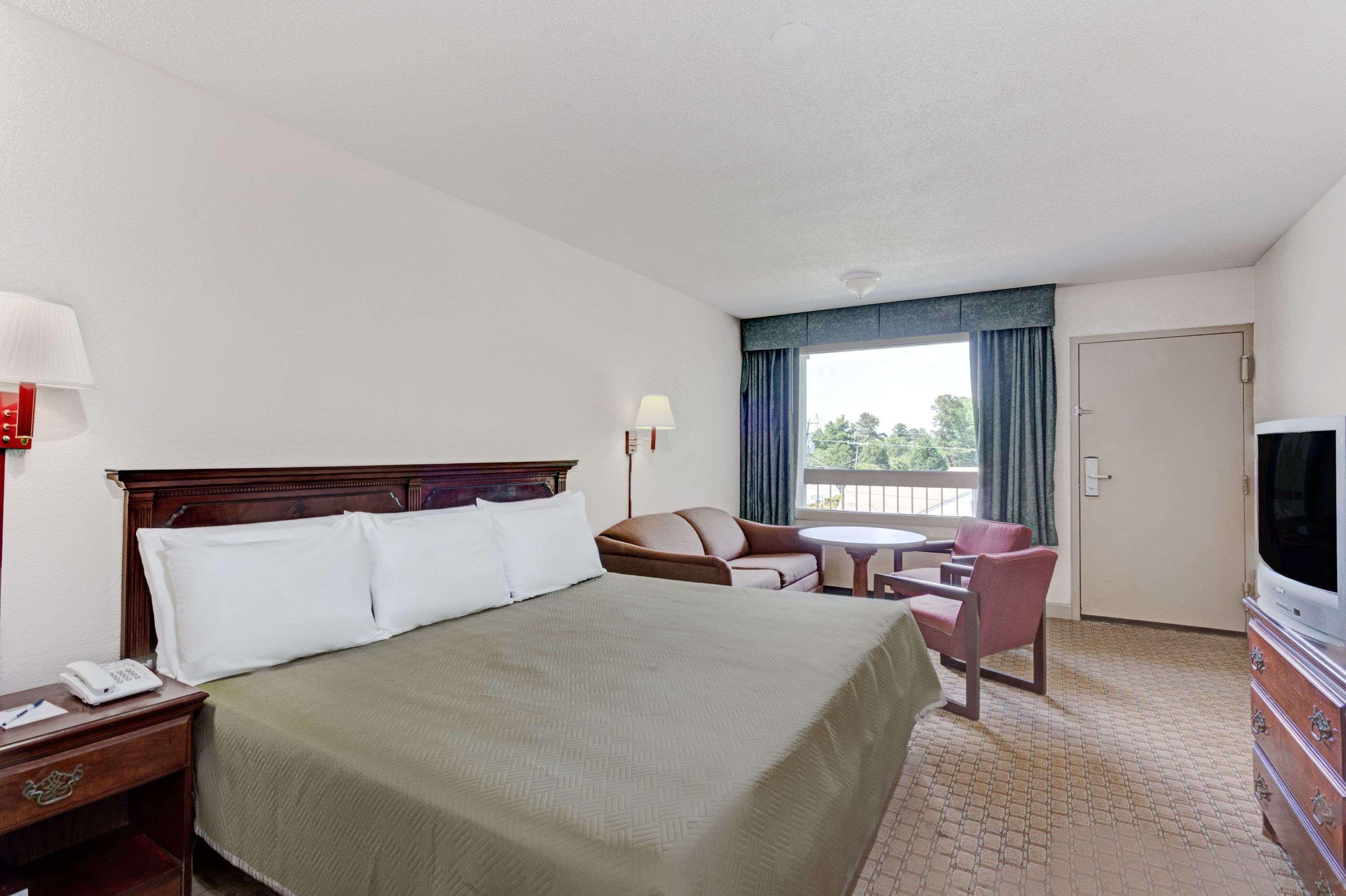 ทราเวลลอดจ์ บาย วินด์แฮม วิลเลียมส์เบิร์ก โคโลเนียล แอเรีย Hotel ภายนอก รูปภาพ
